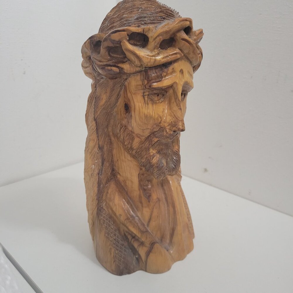 Vintage carving of Jesus Christ in Wood - Picture 13 of 13